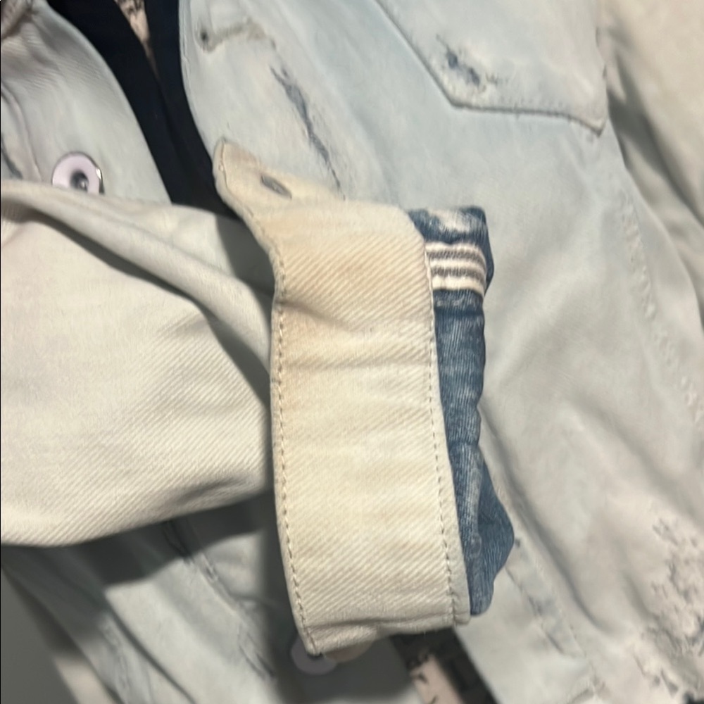 Women's Cream Denim Jacket - Picture 4 of 9